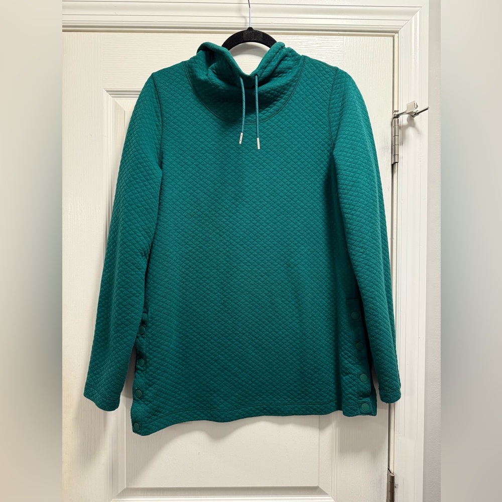 L.L. Bean women’s cowl neck quilted sweater size medium